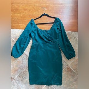 Emerald Green Dress with slight side slit. Size Medium.